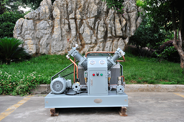 全無油活塞式空(kōng)壓機