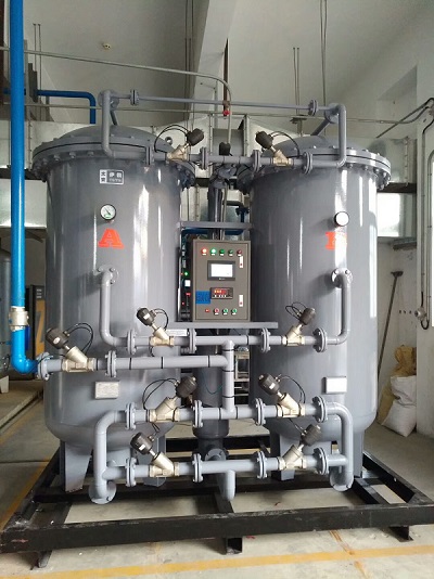 某輪胎(tai)企業400立方，純(chún)度99.5%制氮機現(xian)場